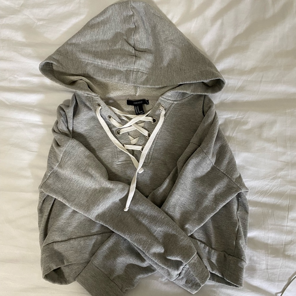 Size M Forever 21 cropped hoodie